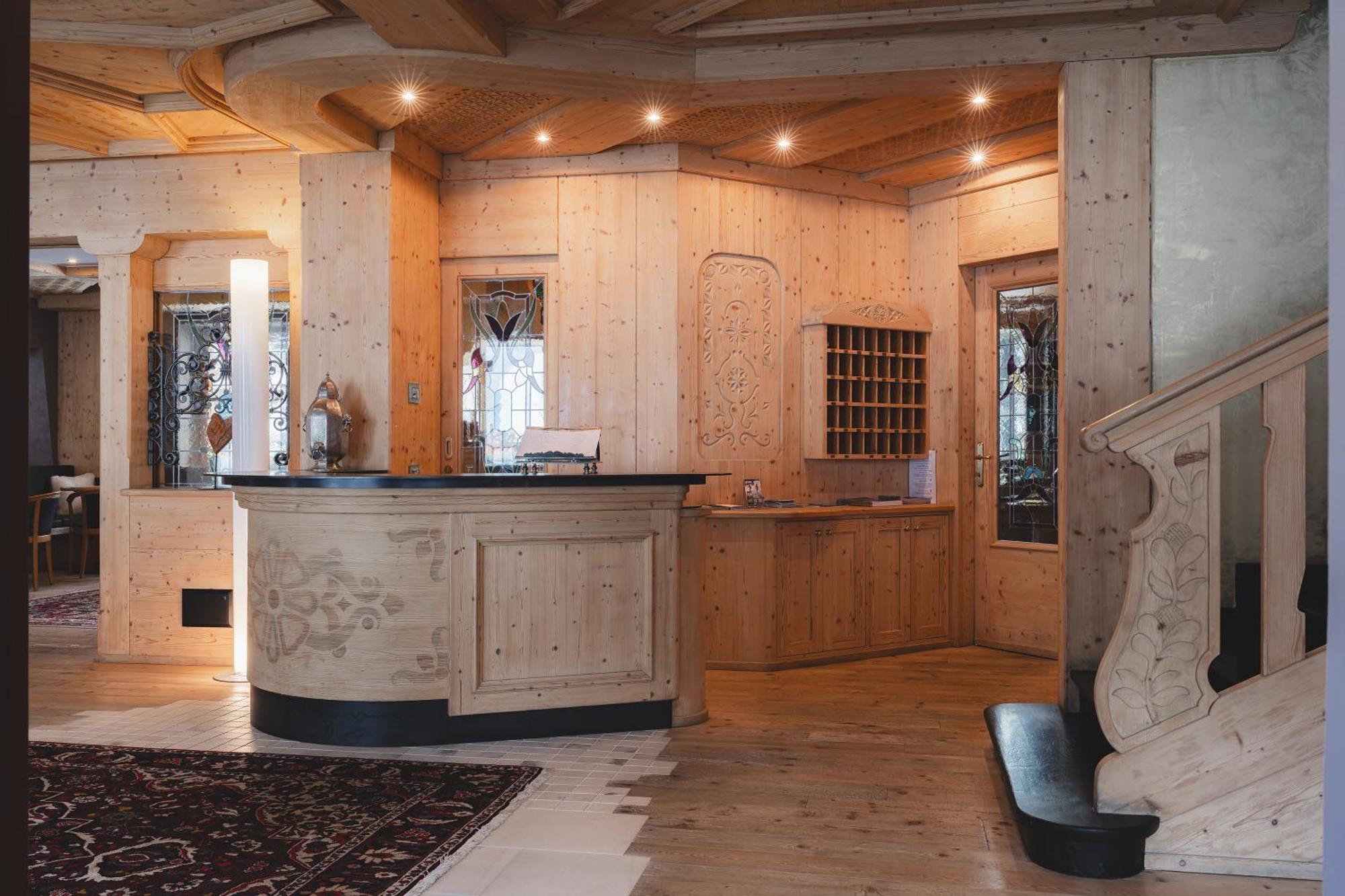 Chalet Laura Lodge Hotel Мадонна-ди-Кампильо Экстерьер фото